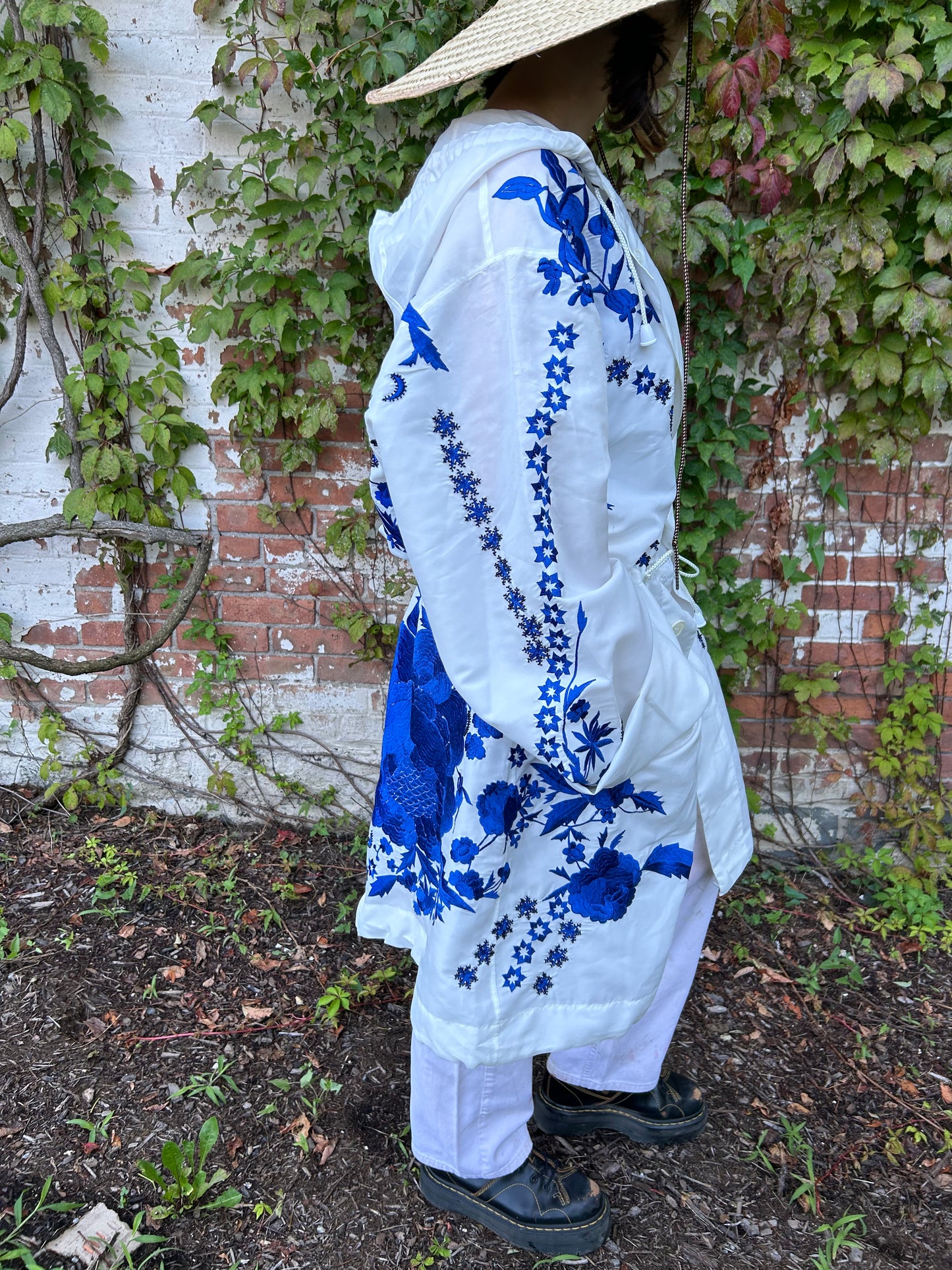 "Giant Peonies" Parka - White/Blue