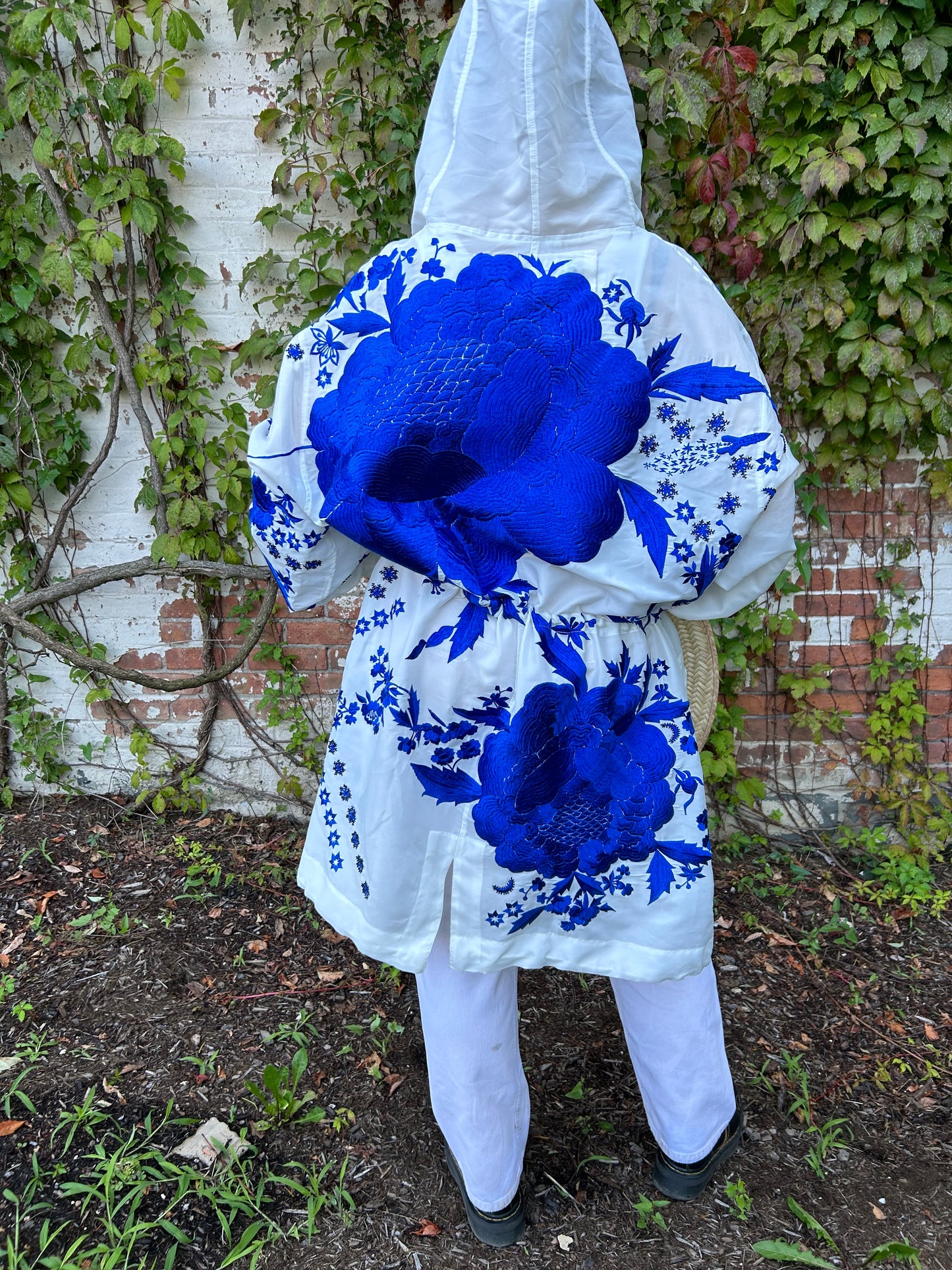 "Giant Peonies" Parka - White/Blue