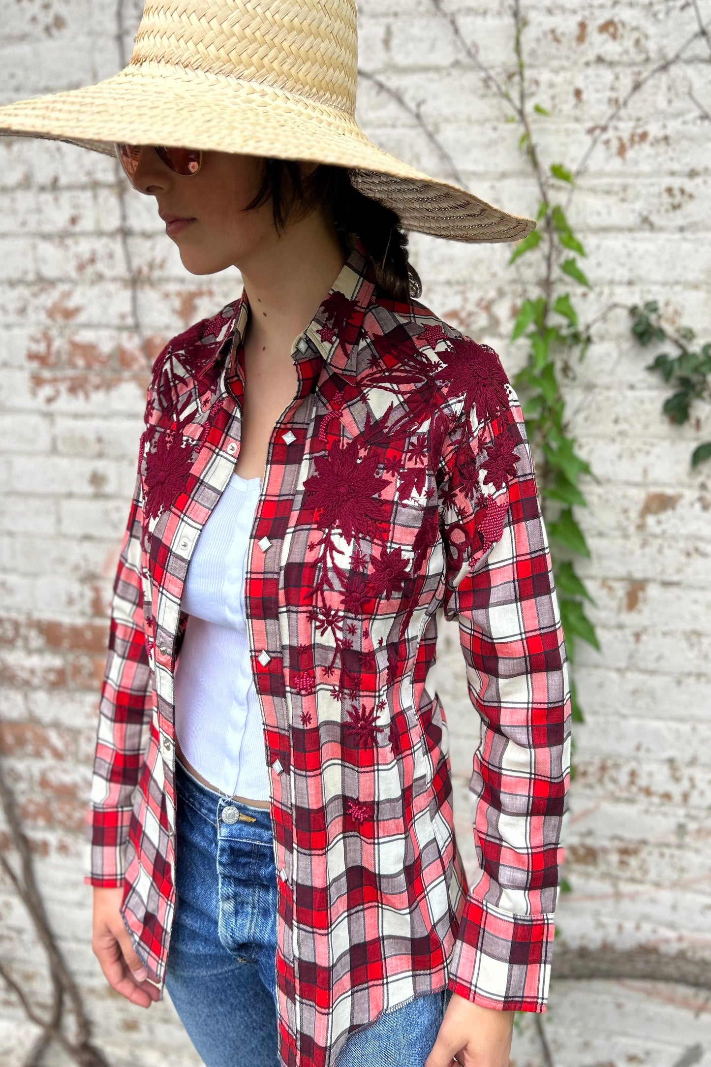 “Scattered Daisies” Western Button Front