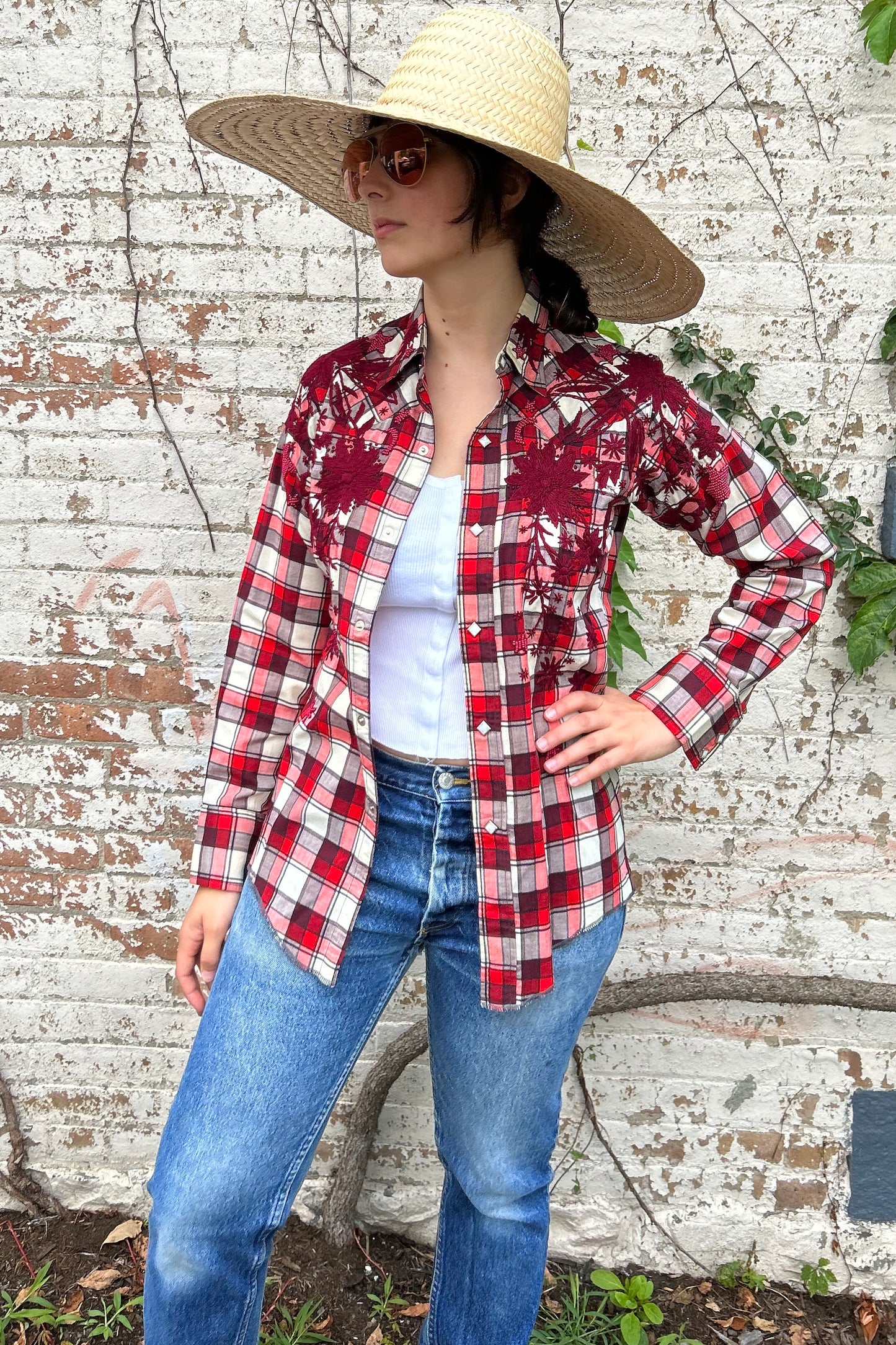“Scattered Daisies” Western Button Front