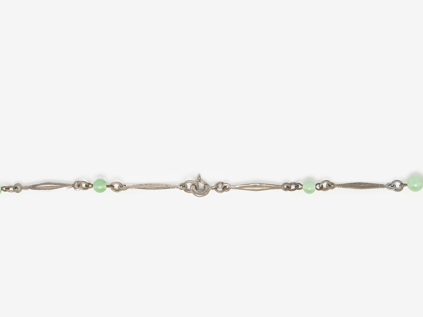 Vintage green beaded necklace, clasp view. 