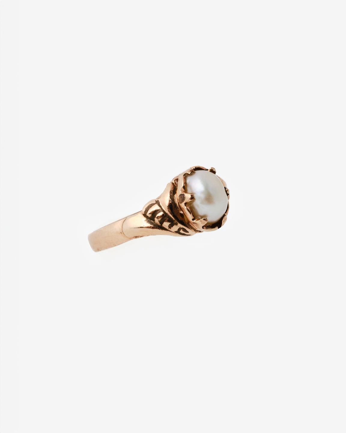 10k vintage pearl ring, side view