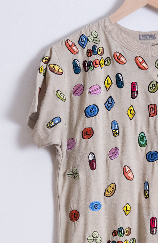 "Pills and Thrills" Tshirt - Sand/Multi