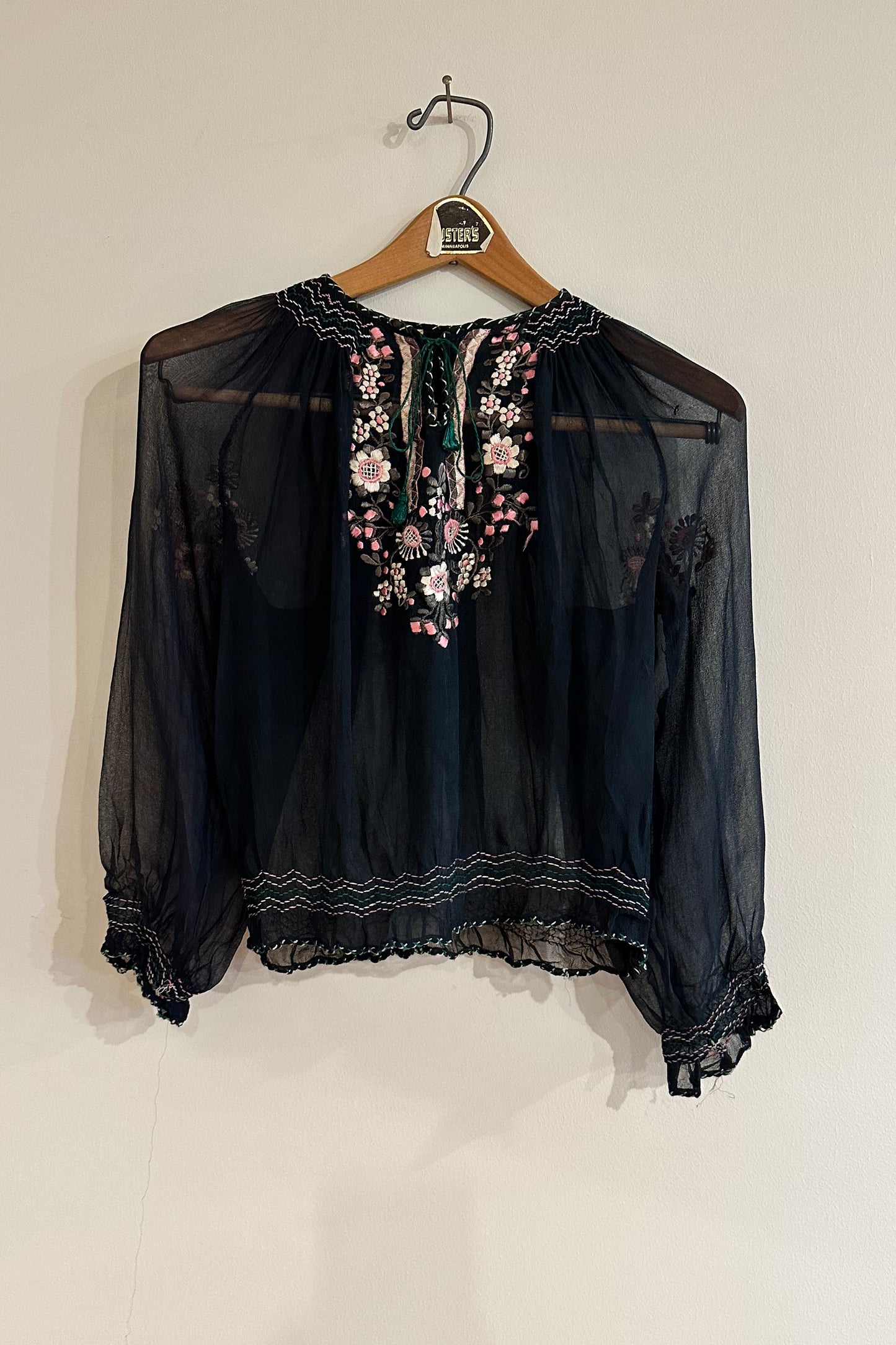 "Clustered Flowers" Blouse - Black/Multi